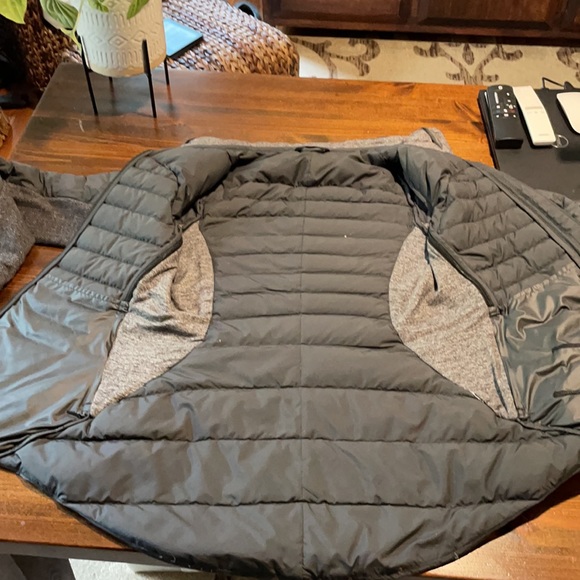 Lululemon 🍋 Jacket - Picture 7 of 9